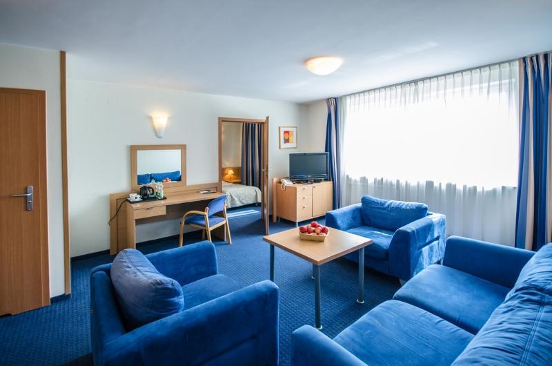 Hotel Wilanow Warszawa By Desilva Luaran gambar