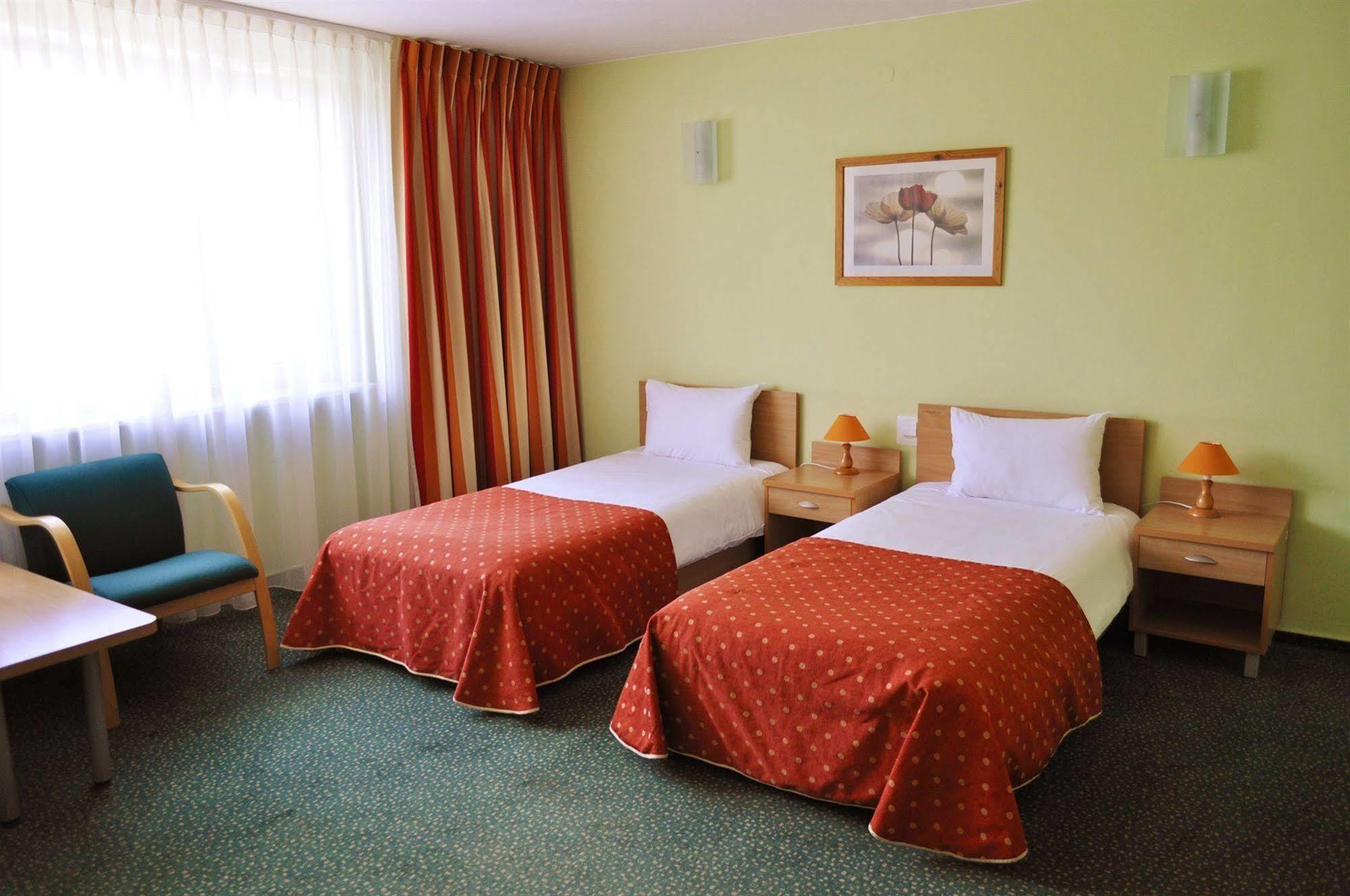 Hotel Wilanow Warszawa By Desilva Luaran gambar