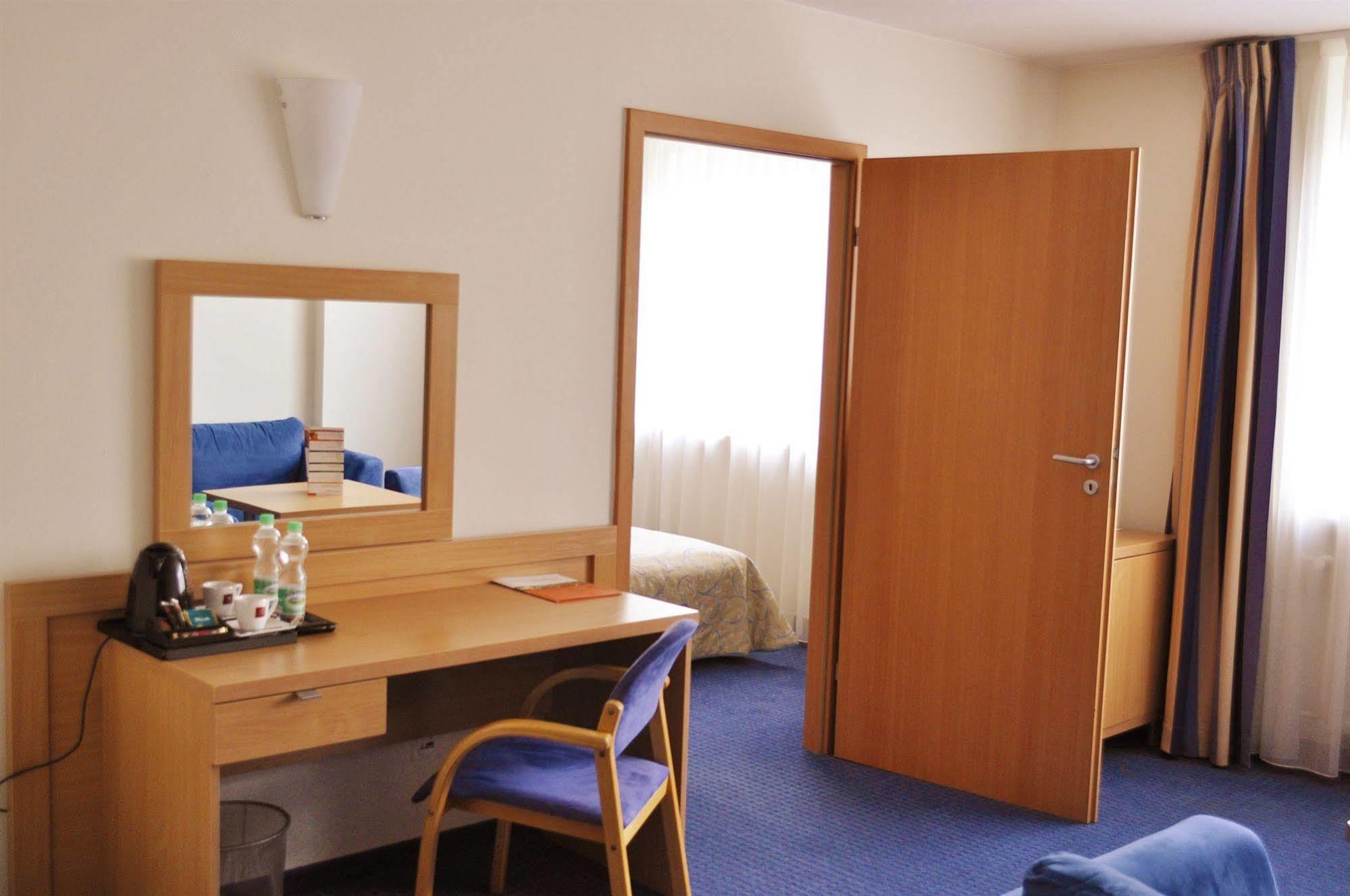 Hotel Wilanow Warszawa By Desilva Luaran gambar